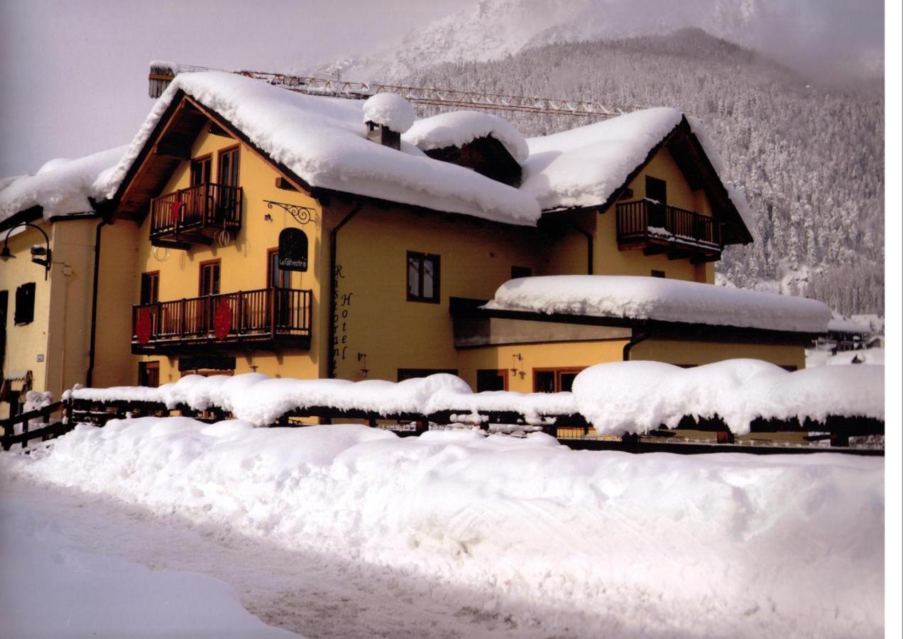Hotel La Ginestra Cesana Torinese Exterior foto